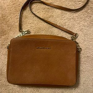 Leather Jet Set East West Crossbody in tan/chestnut/acorn